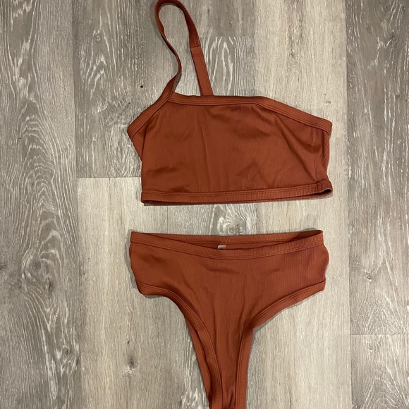 Bikini Set - Picture 2 of 2